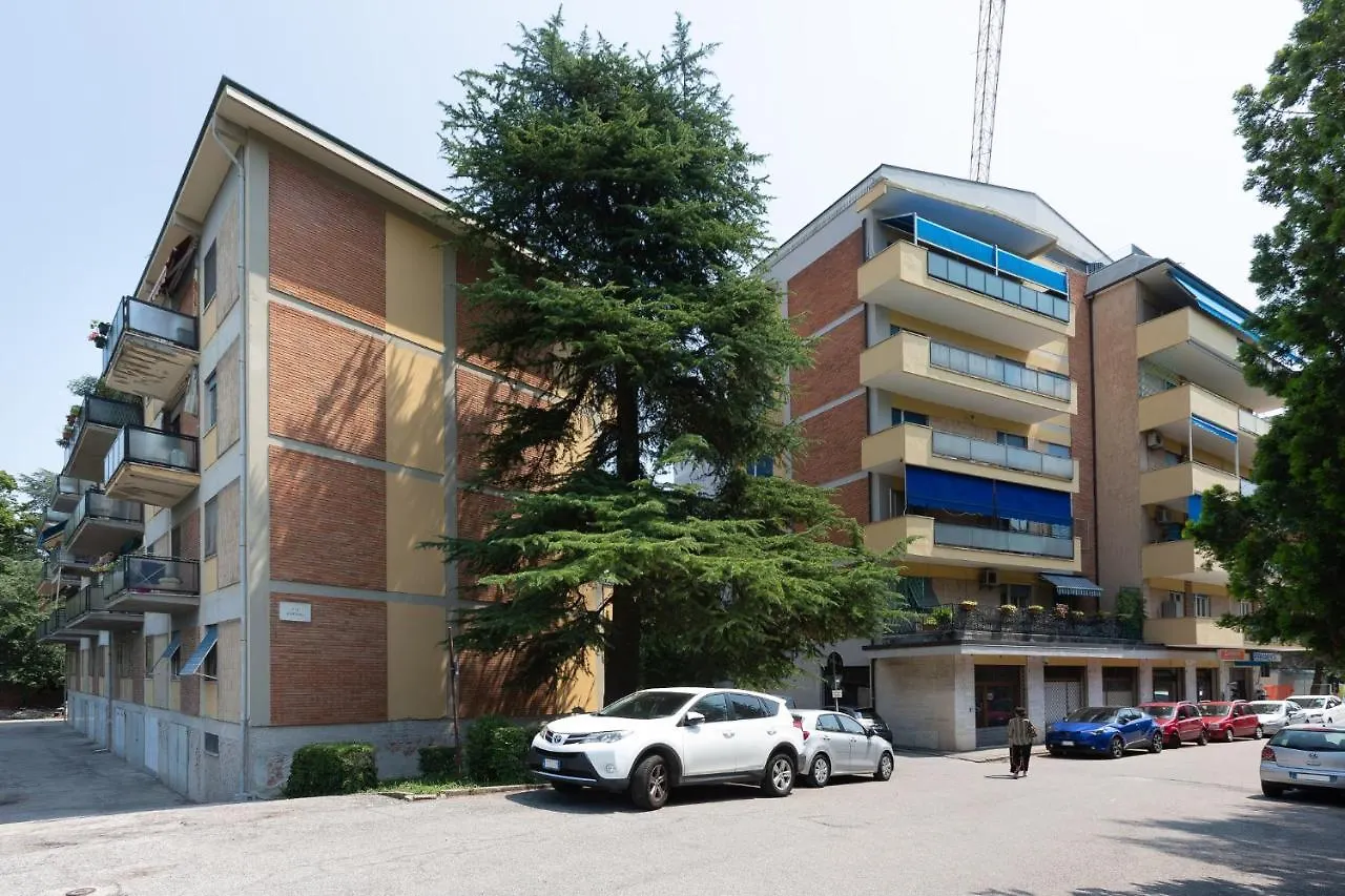 Prospettiva Corso Giovecca apartment with parking Ferrara Italia